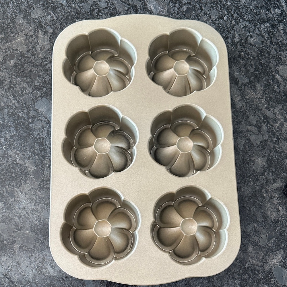 Nordic Ware Gold Flower-Shaped Muffin Pan